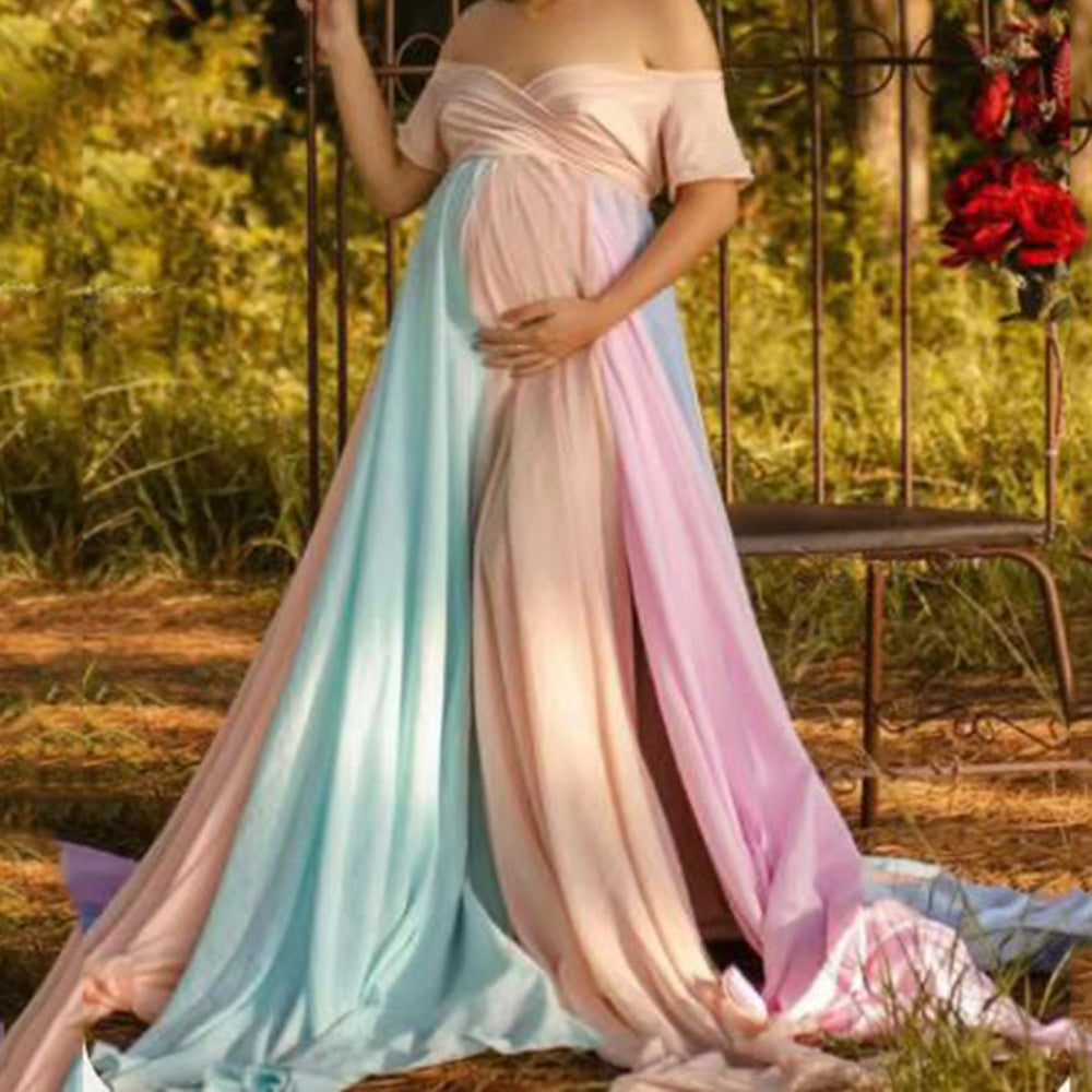 Damen Abendkleid mit Off-Shoulder Design und fließendem, mehrfarbigem Saum Sovae