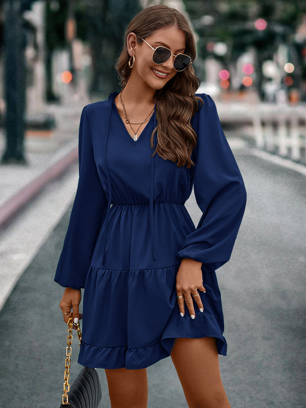 Damen kurzes Kleid mit lässigem Schnitt und Volantdetails Sovae
