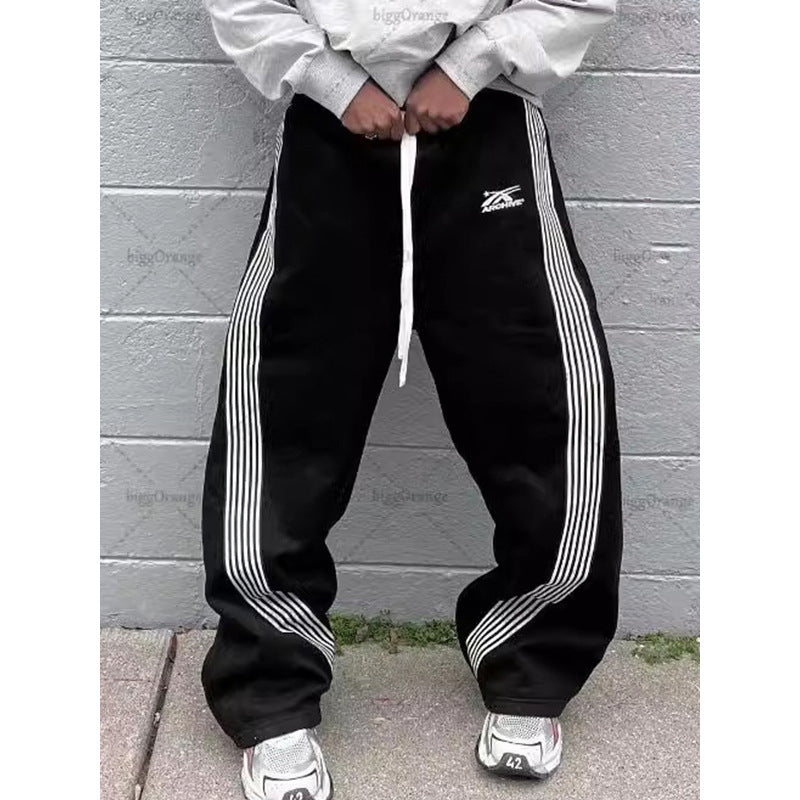 Damen Weitgeschnittene Jogginghose mit seitlichen Streifen Sovae