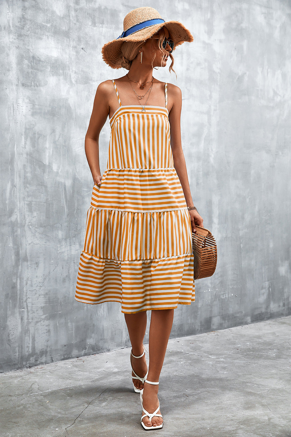 Damen Luftiges Gestreiftes Maxikleid mit Rüschendetails und verstellbaren Trägern Sovae