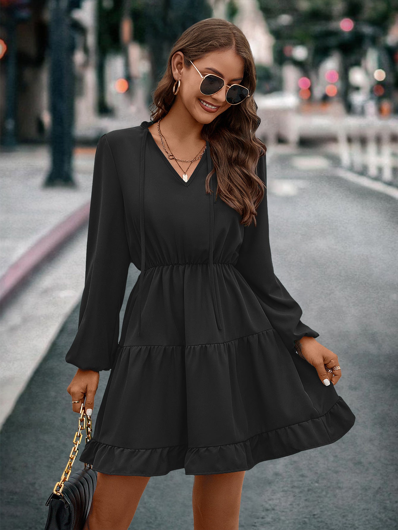 Damen kurzes Kleid mit lässigem Schnitt und Volantdetails Sovae