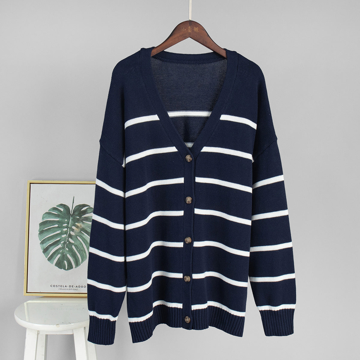 Damen Strickcardigan mit V-Ausschnitt und groben Streifen Sovae
