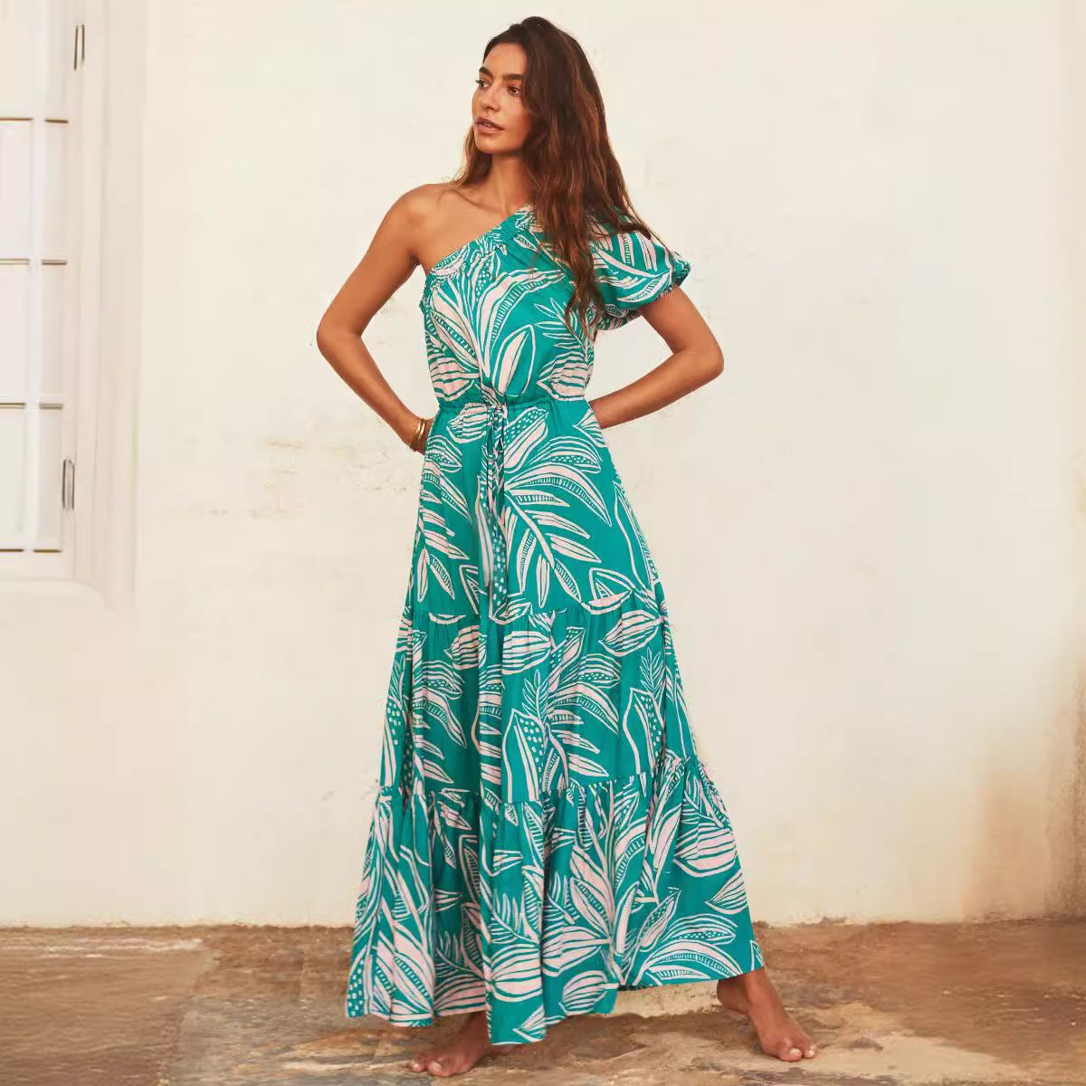 Damen Maxikleid mit asymmetrischem Träger und mehrlagigem Volant Sovae