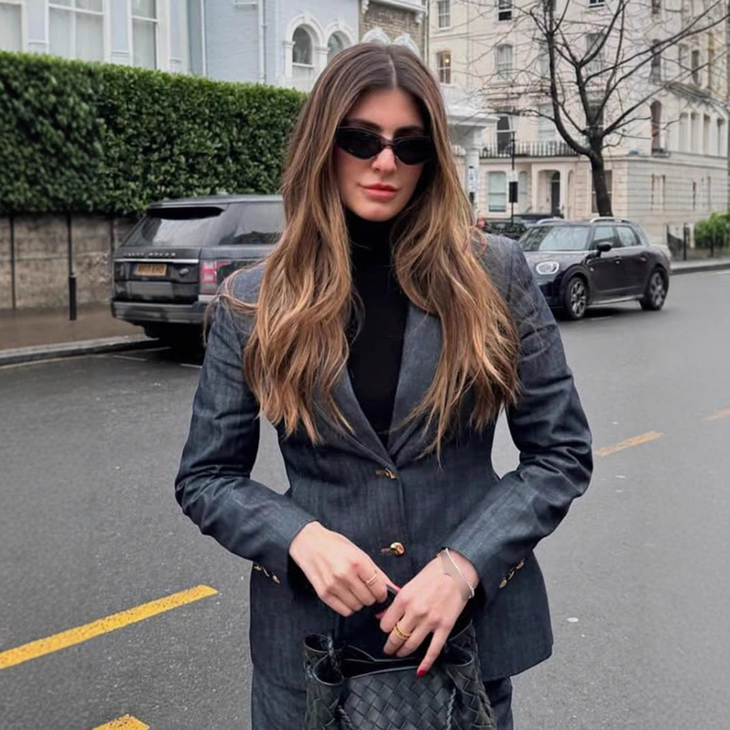 Damen taillierter Jeansblazer mit goldenen Knöpfen und praktischen Taschen Sovae