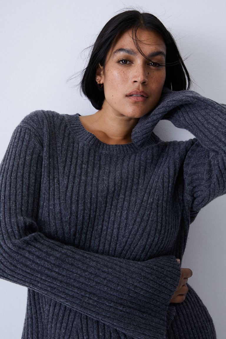 Damen Strickpullover mit raffiniertem Rippdesign Sovae