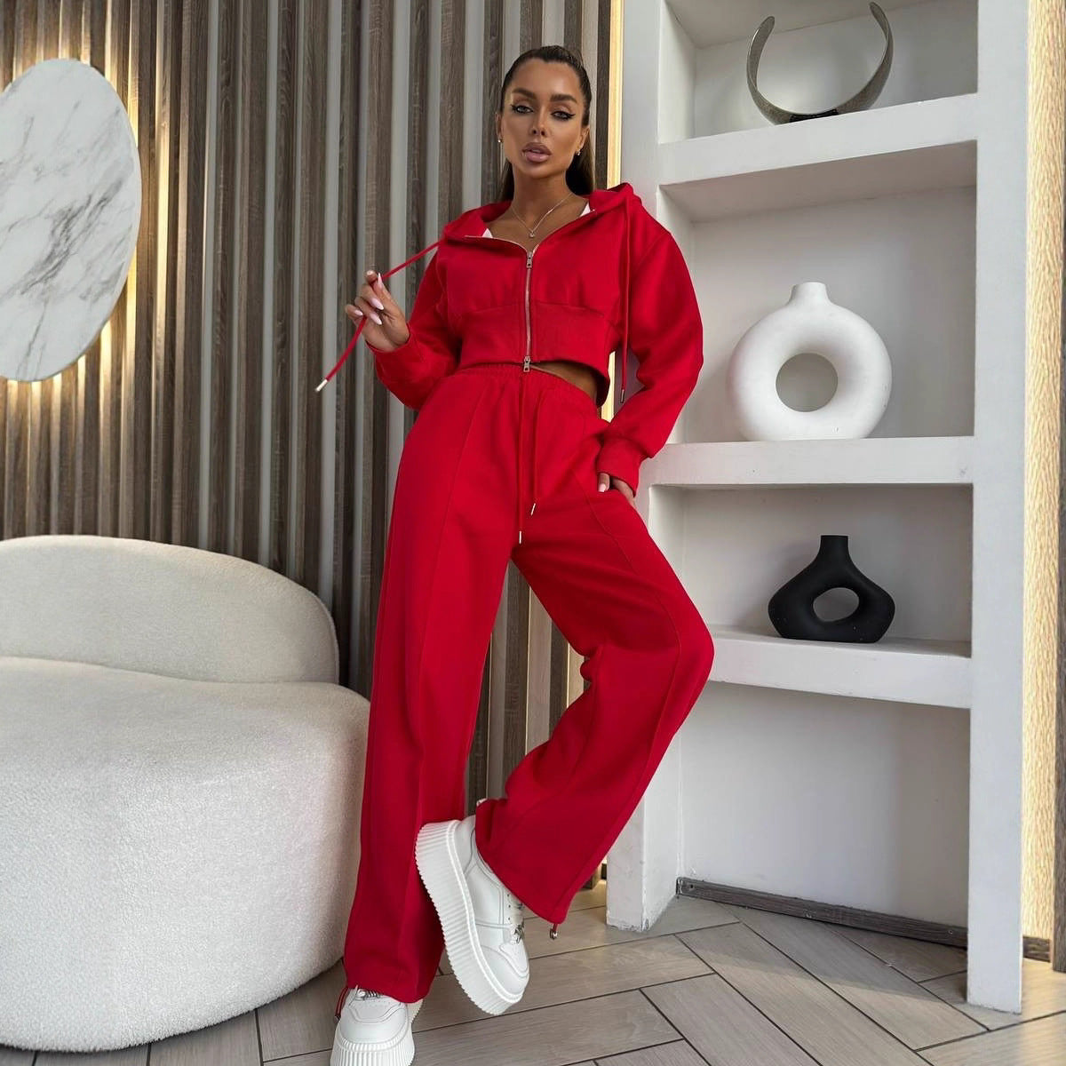 Damen modischer Kapuzenanzug mit elastischem Bund und cropped Oberteil Sovae