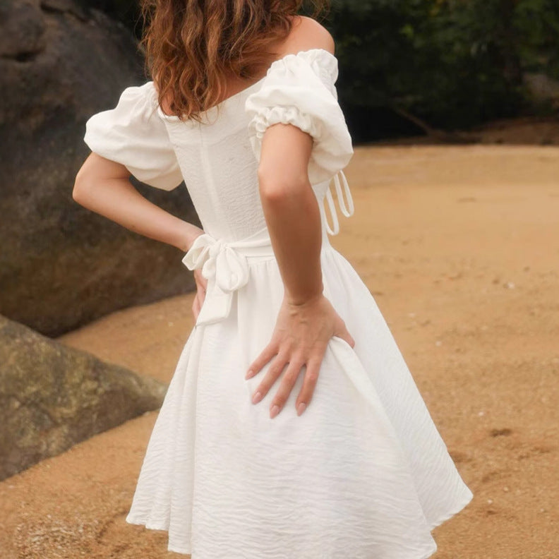 Damen Off-Shoulder Minikleid mit Volantärmeln und Taillenknoten Sovae