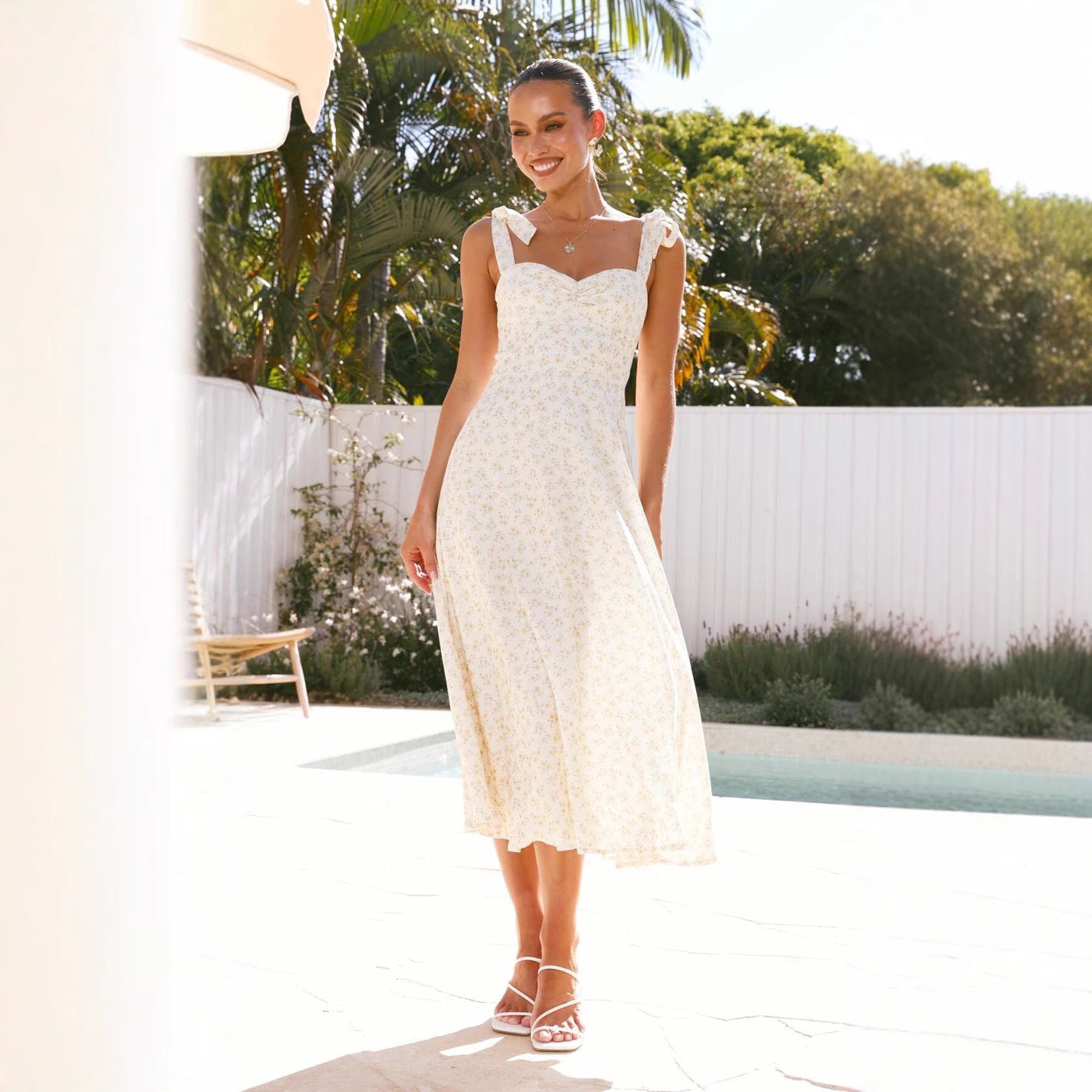 Damen Sommerkleid mit trägerlosen Details Sovae