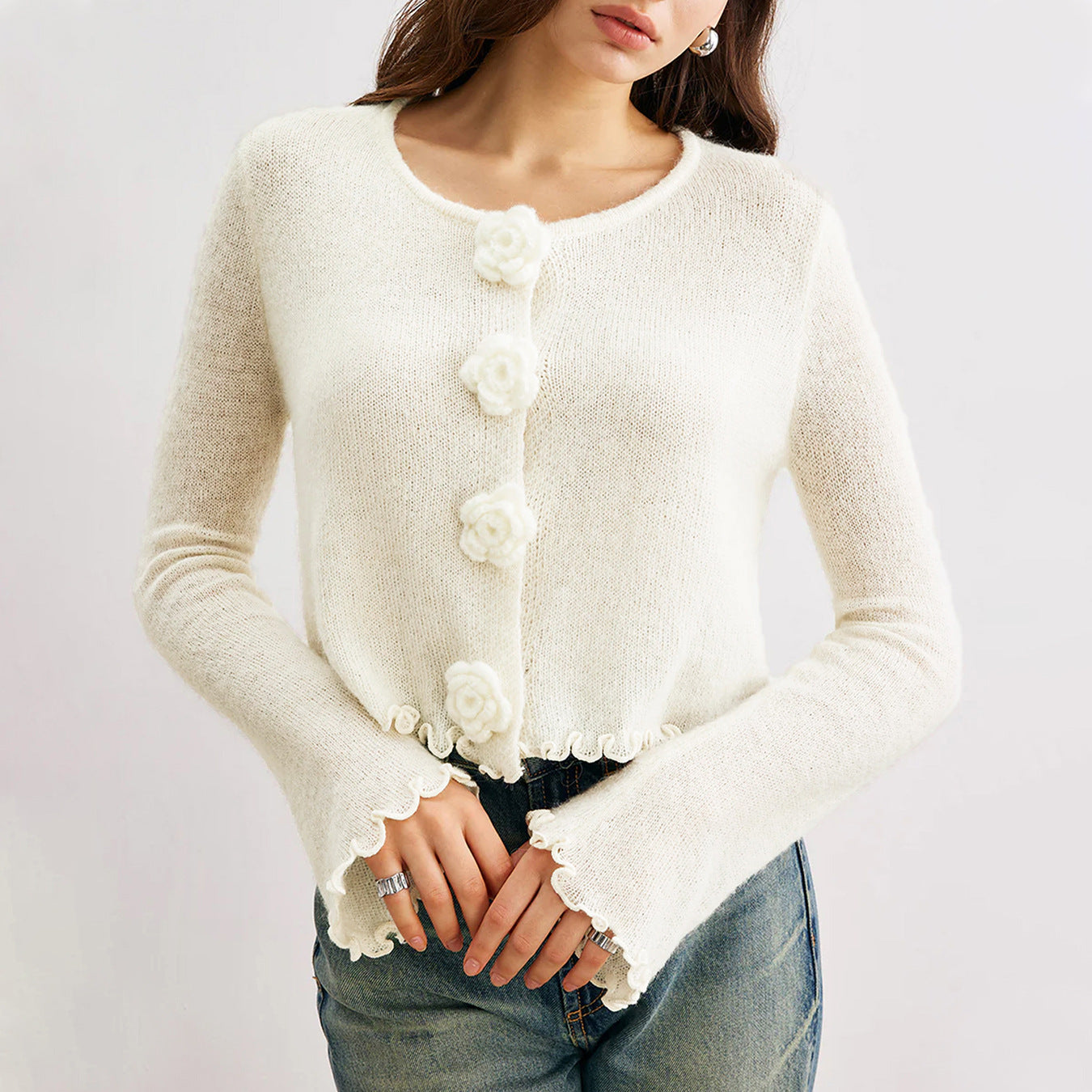 Damen kurze Strickjacke mit dekorativem Blumenknopf Sovae