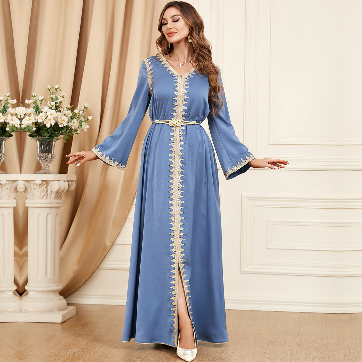 Damen Langes Maxikleid mit kunstvoller Goldborte Sovae