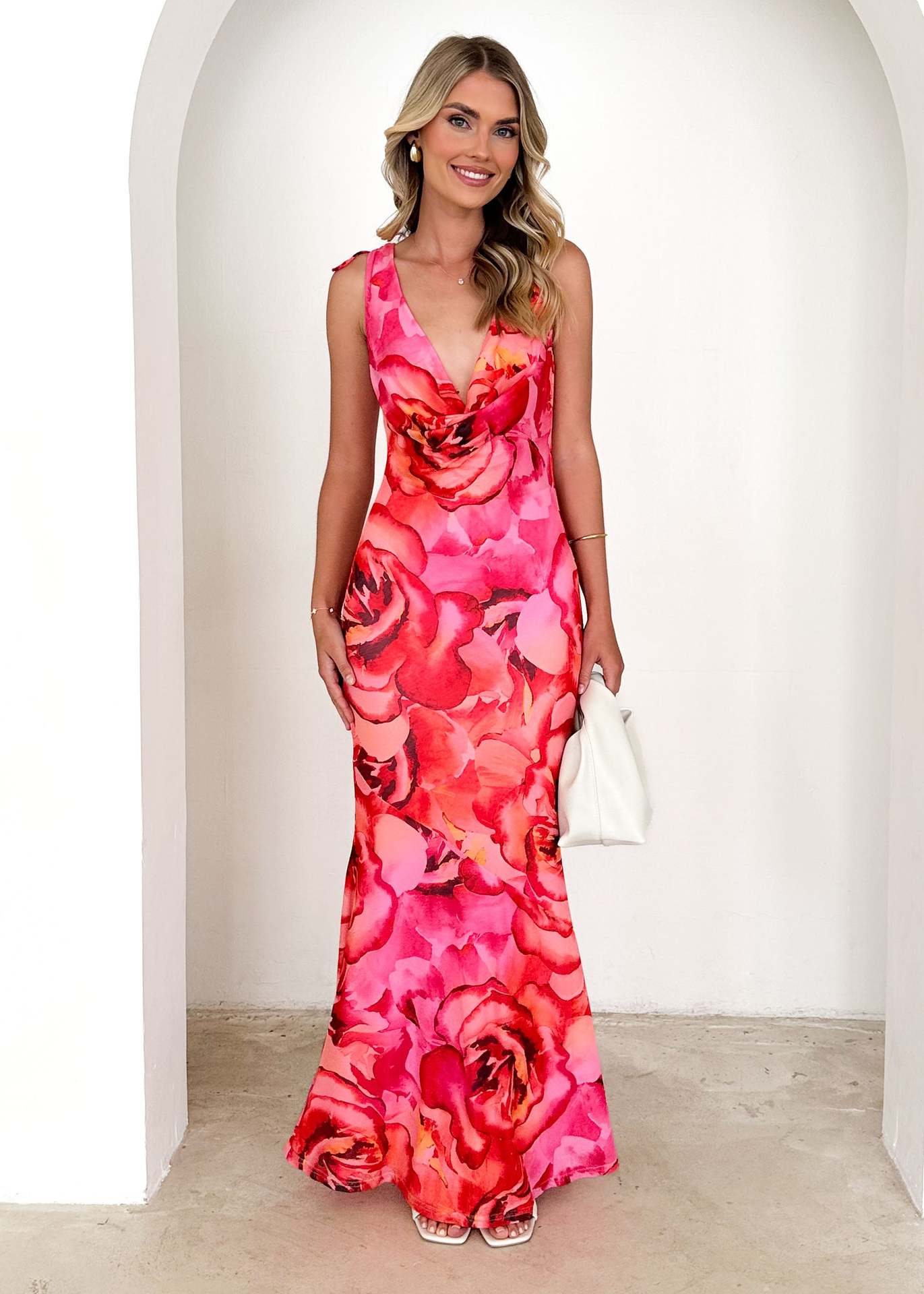 Damen elegantes Maxikleid aus fließendem Chiffon mit tiefem V-Ausschnitt und floralem Design Sovae