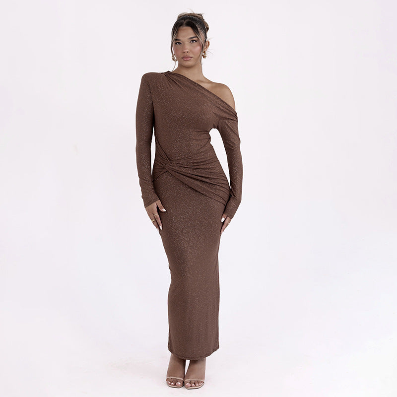 Damen Elegantes Maxikleid mit asymmetrischem Oberteil und Drapierung Sovae