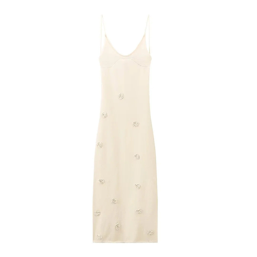 Damen Maxikleid mit zarten Blumenstickereien und schwingendem Saum Sovae