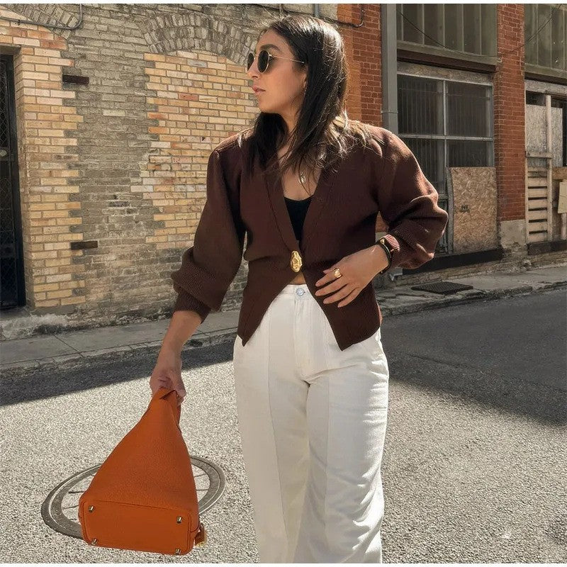 Damen elegante Strickjacke mit tiefem V-Ausschnitt und Knopfdetail Sovae