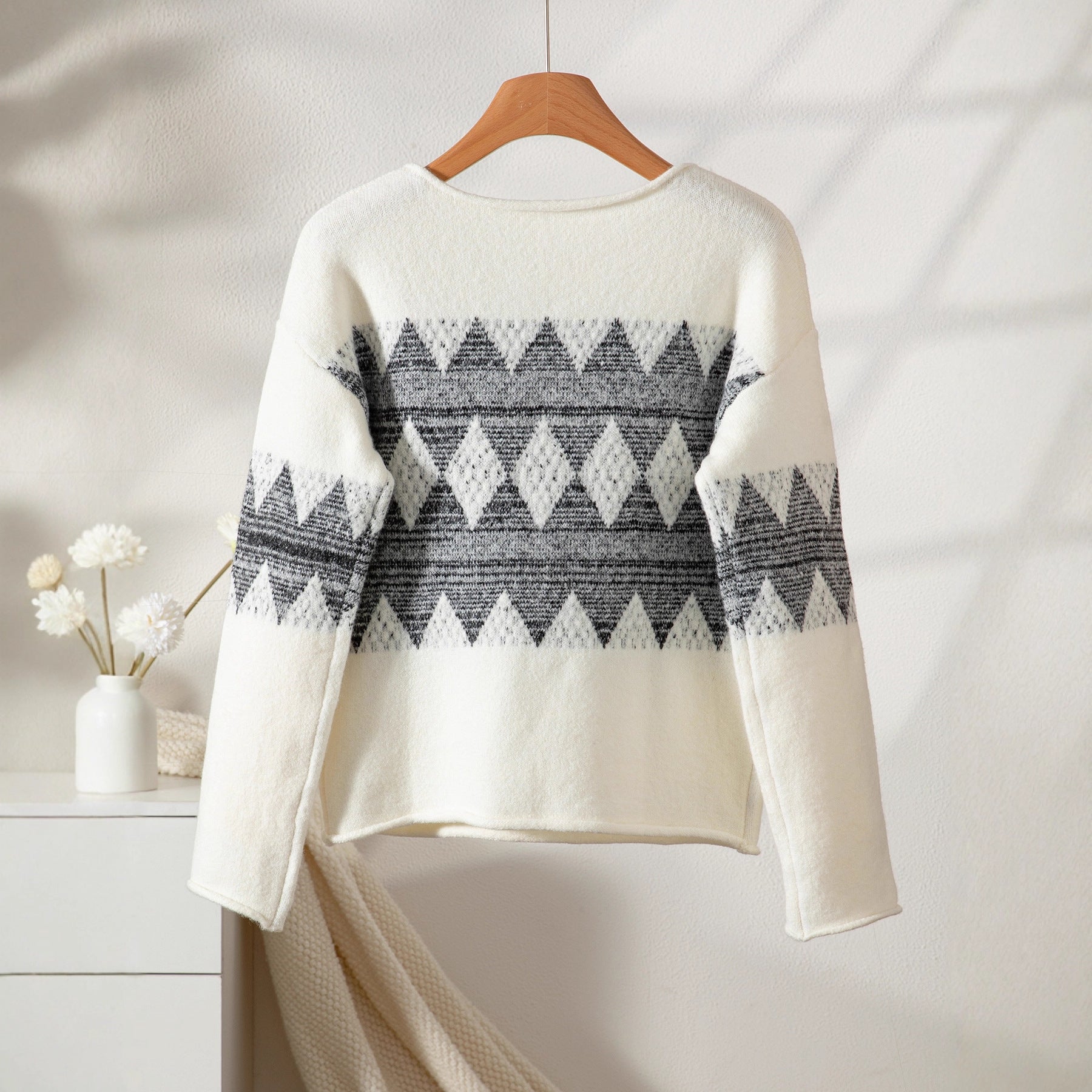 Damen Strickpullover mit modernem Wellenmuster und angenehmer Passform Sovae