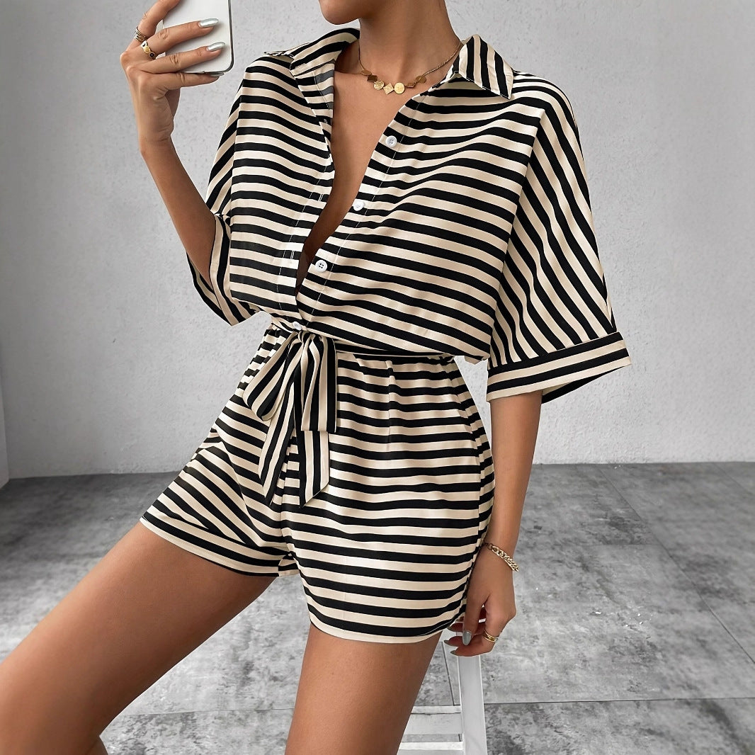 Damen Kurzoverall mit modischem Streifenmuster und Taillengürtel Sovae