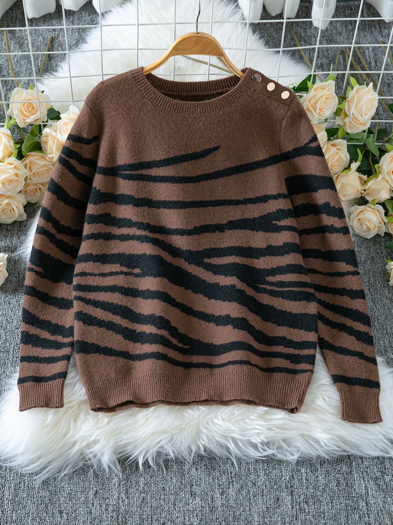 Damen gemütlicher Strickpullover mit modernem Zebrastreifen-Muster und komfortablem Schnitt Sovae