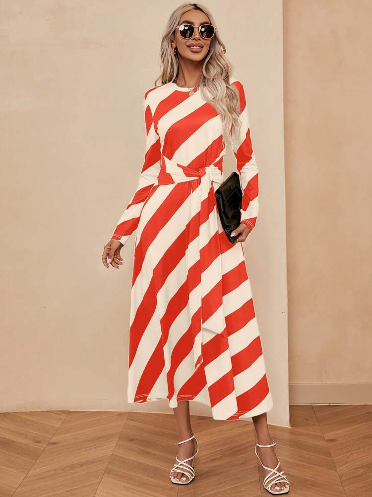 Damen Midikleid mit auffälligem Streifenmuster und schickem Wickel-Effekt Sovae