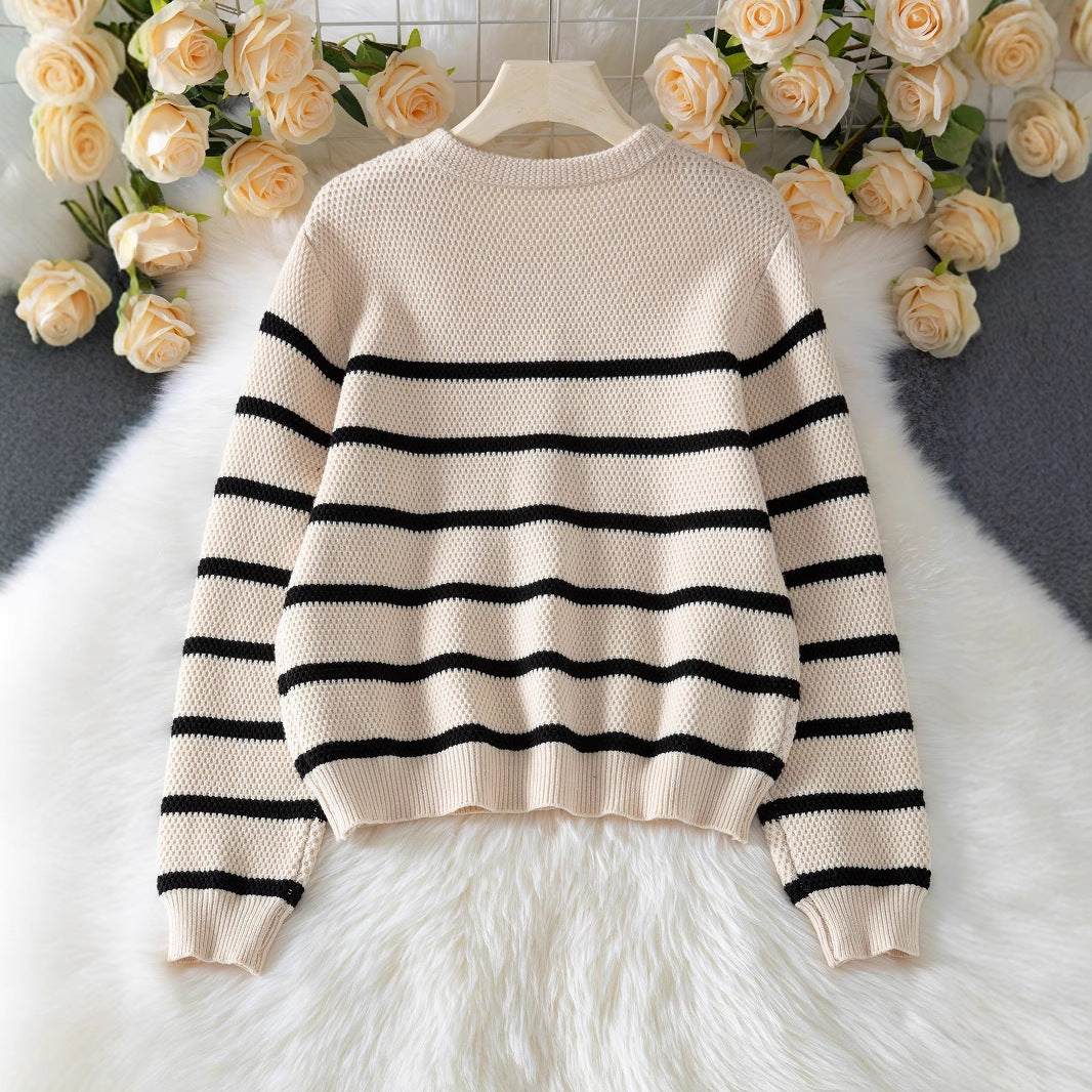 Damen hochwertiger gestreifter Strickpullover mit Knopfdetail und lässigem Schnitt Sovae
