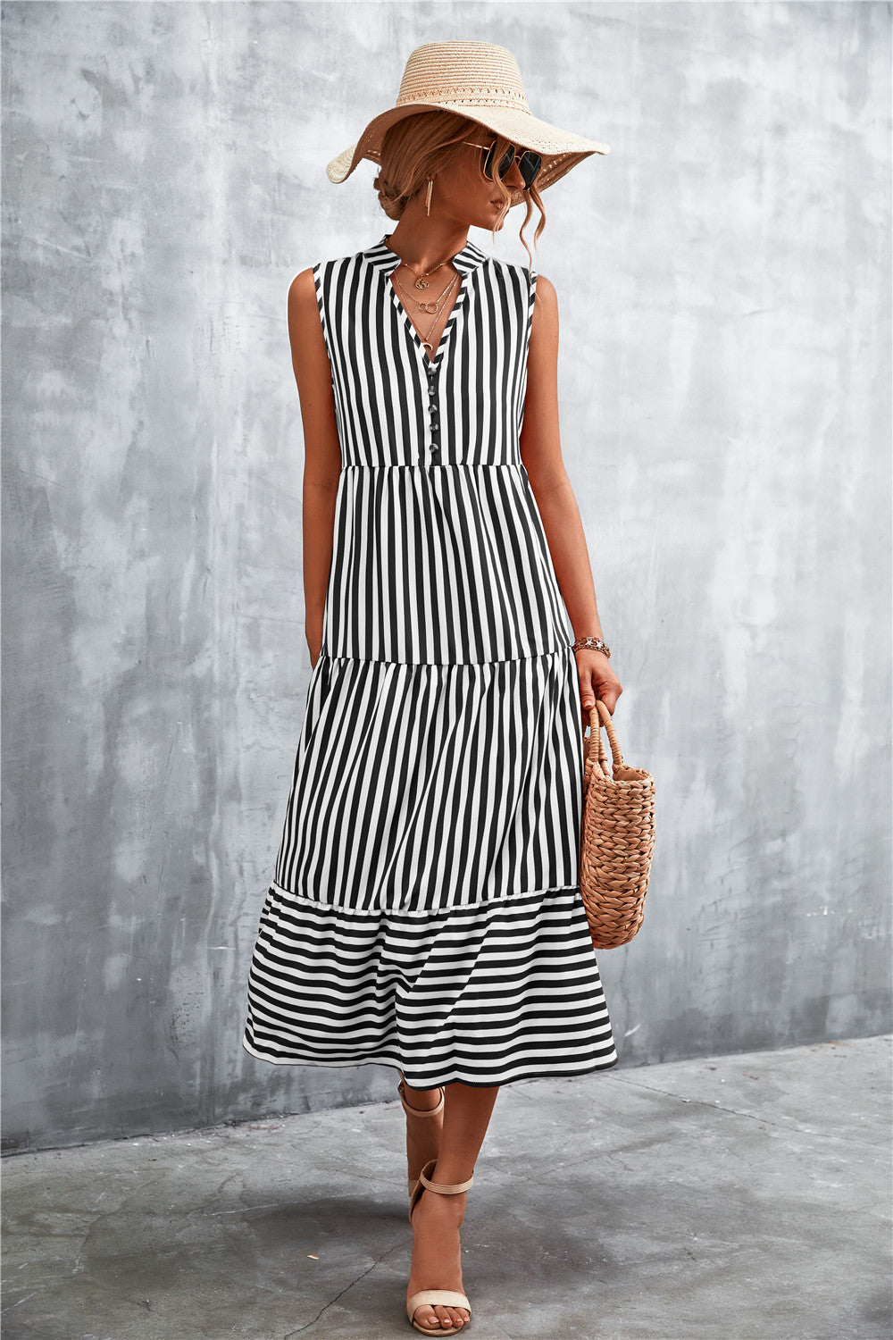 Damen Maxikleid mit gestreiftem Design, durchgehendem Knopfverschluss und voluminösem Saum Sovae