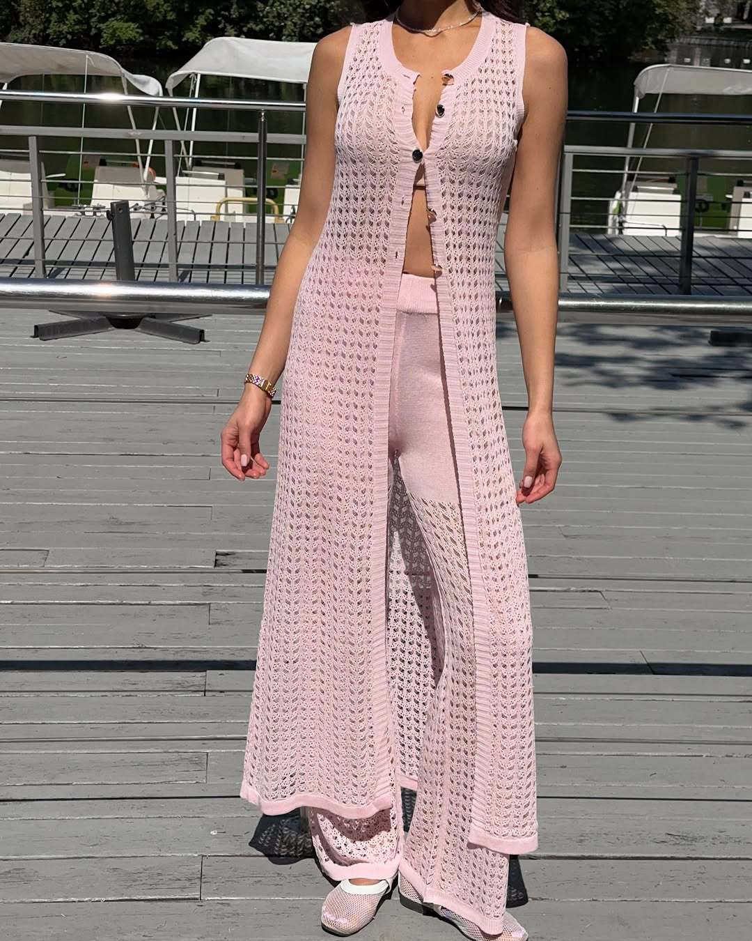 Damen Länge Strickjacke mit Perforiertem Design und Knopfverschluss Sovae