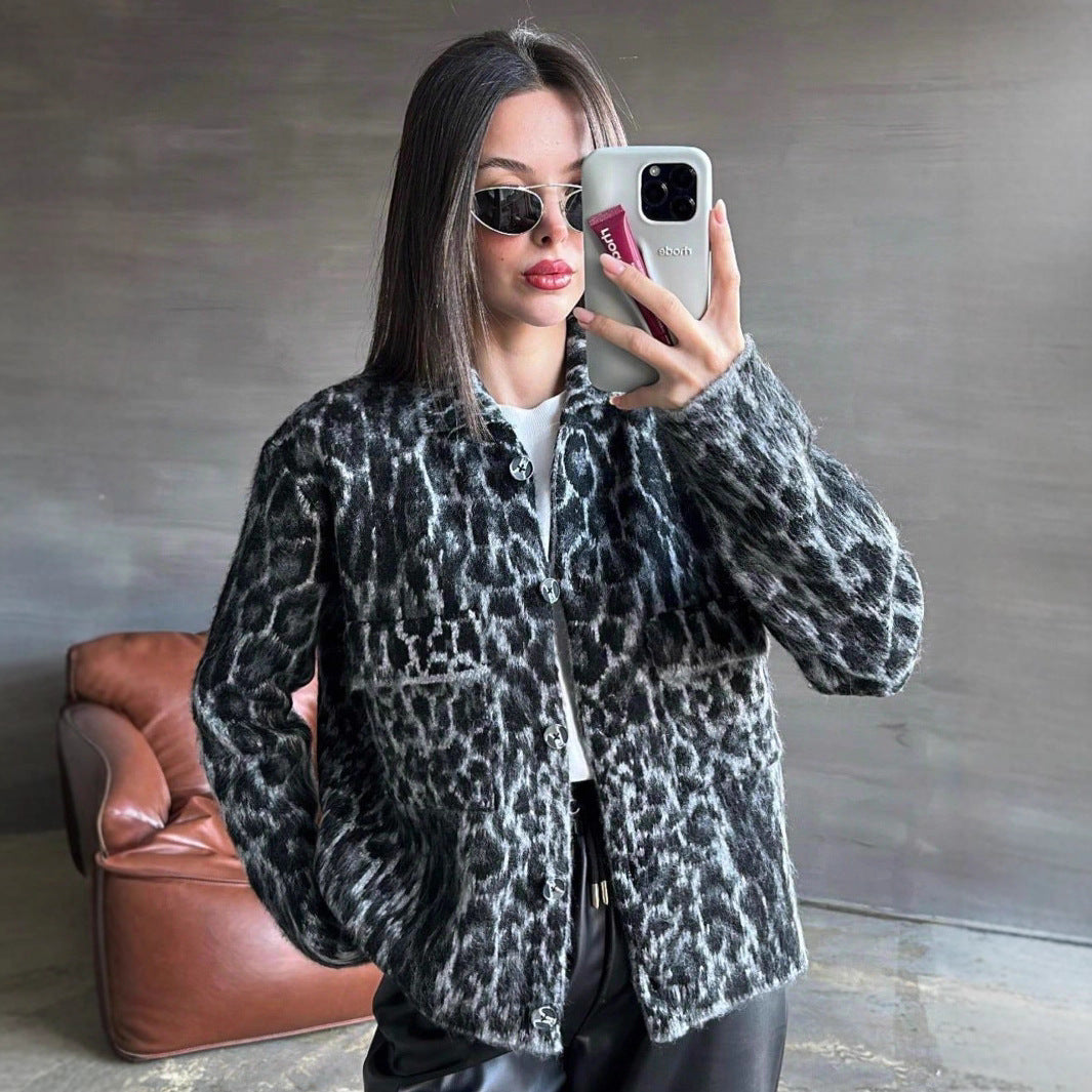Damen modische Kurzjacke im Leopardenmuster mit aufgesetzten Taschen Sovae