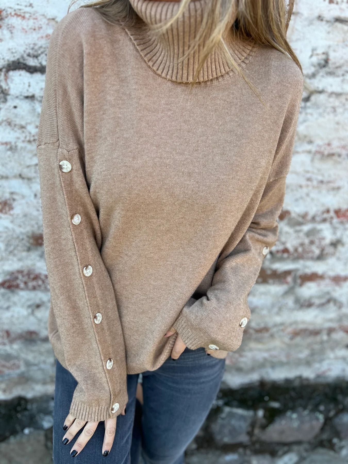 Damen hochschuliger Strickpullover mit Knopfdetails Sovae