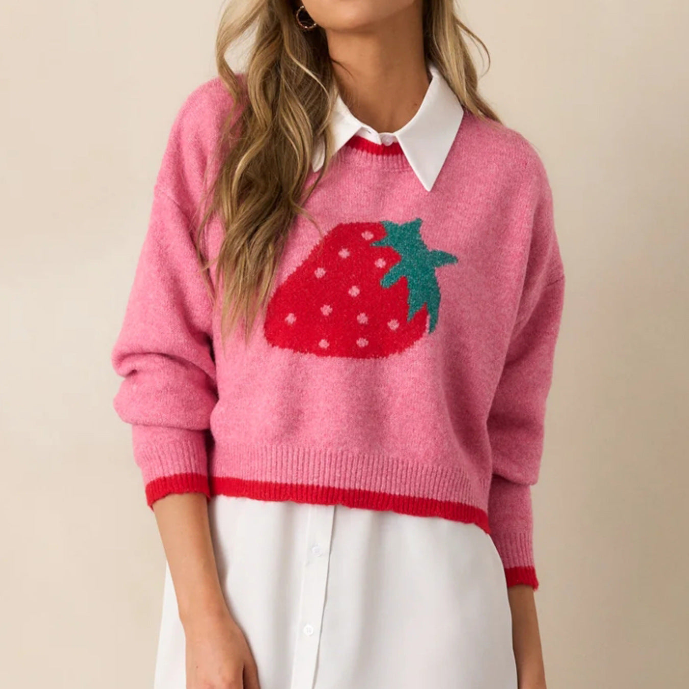 Damen trendiger Pullover mit Erdbeer-Motiv und Kontrastbündchen Sovae