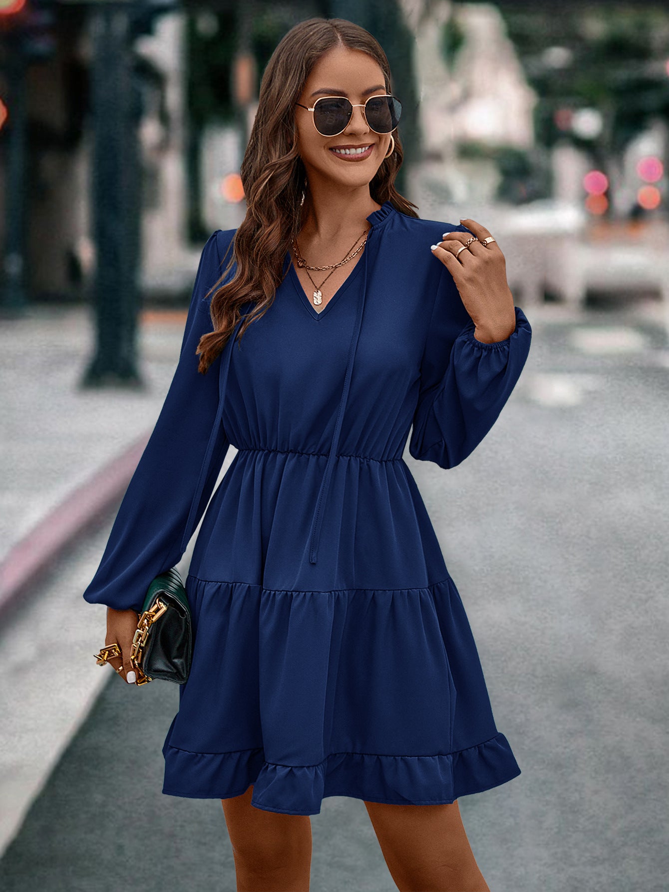 Damen kurzes Kleid mit lässigem Schnitt und Volantdetails Sovae