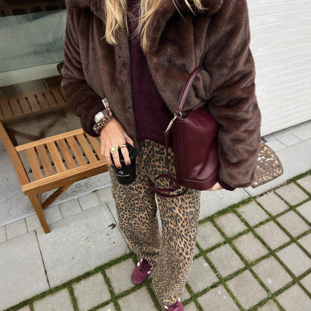 Damen gemütliche und stylische Kurzjacke aus Kunstfell Sovae