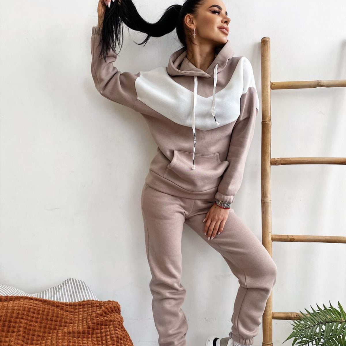 Damen Sportliches Fleece-Lounge-Set mit modernem Farbblockdesign Sovae