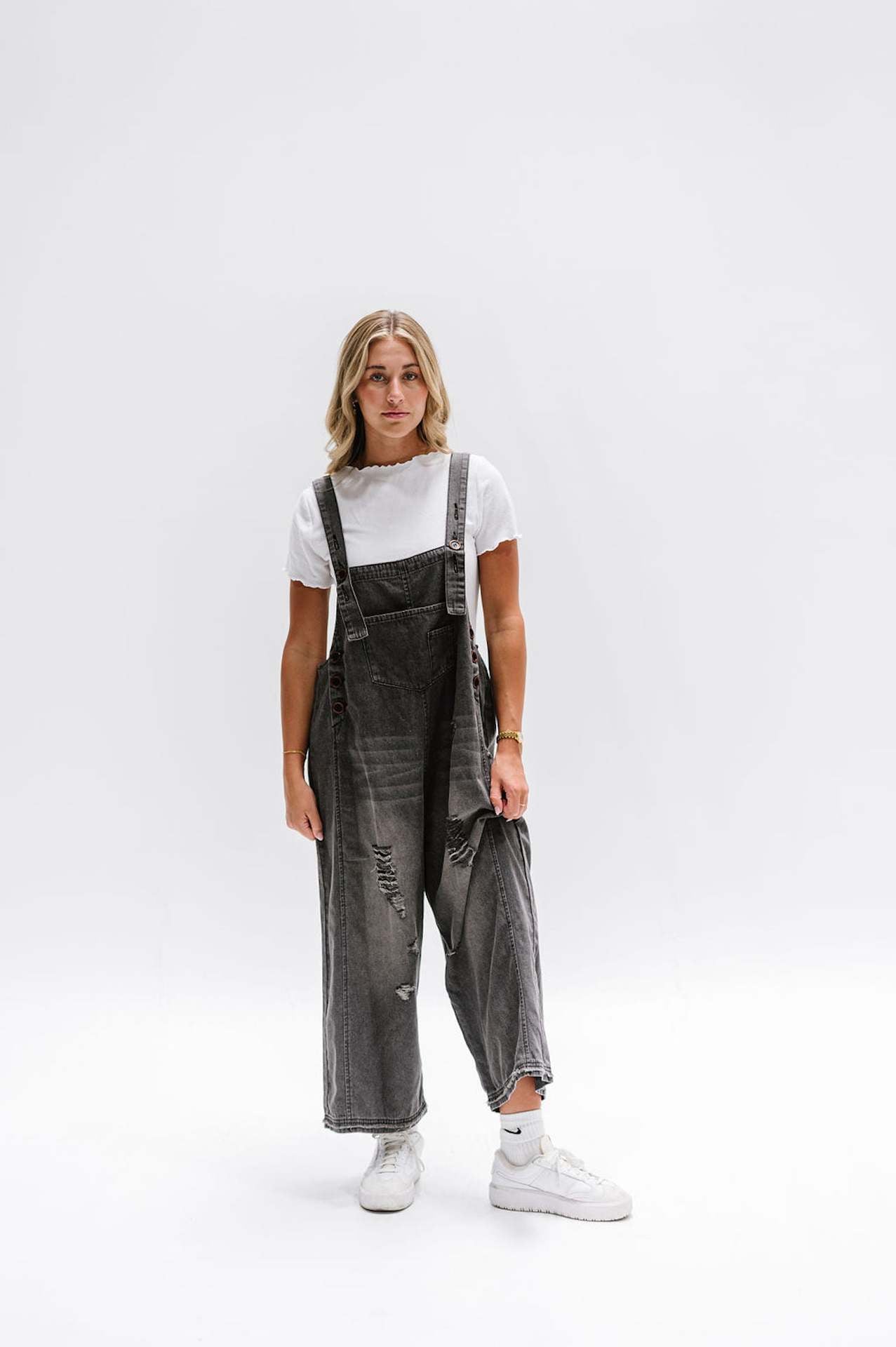 Damen Latzhose mit modischen Destroyed-Details Sovae