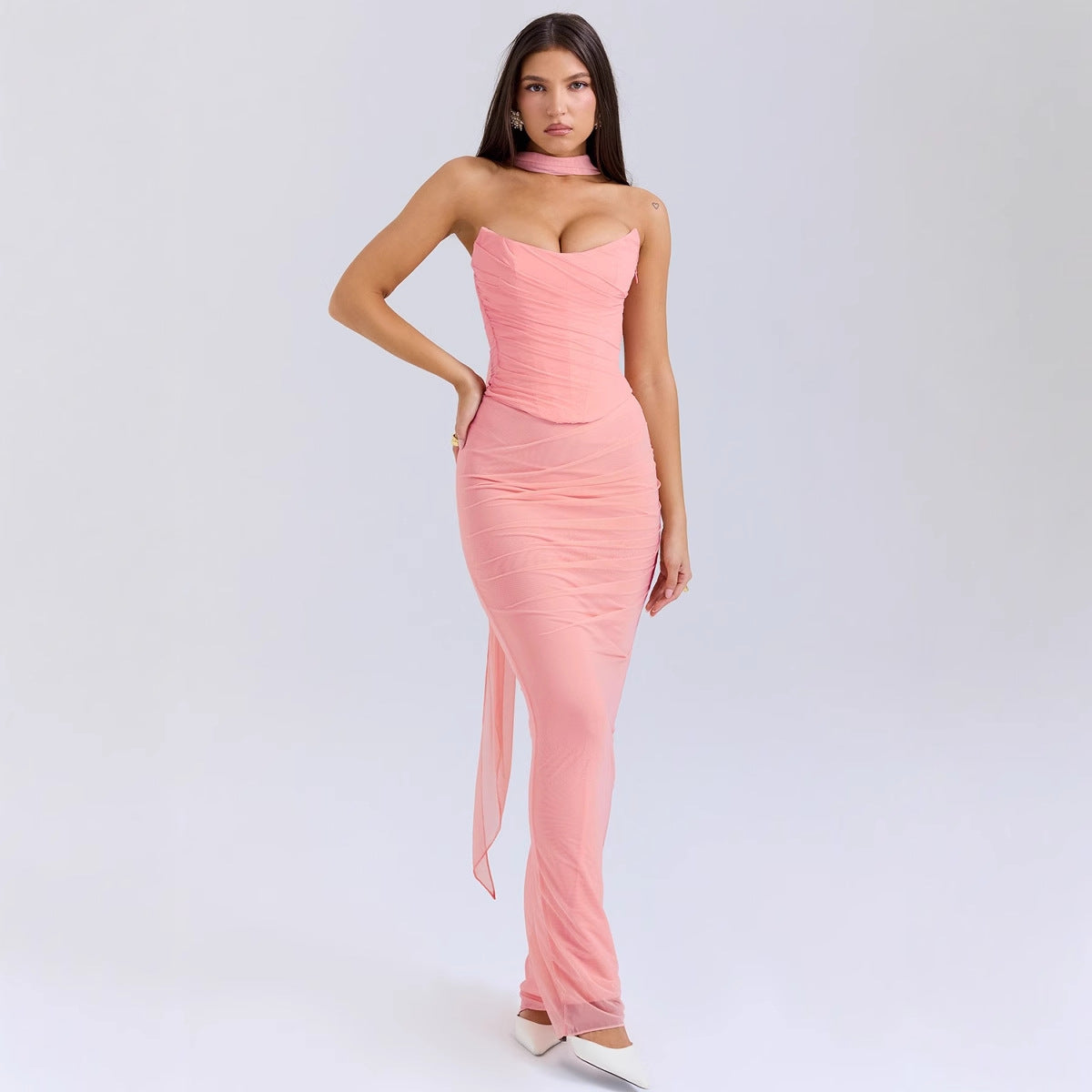 Damen elegante Maxi-Robe mit gerafftem Design und schmalem Träger Sovae