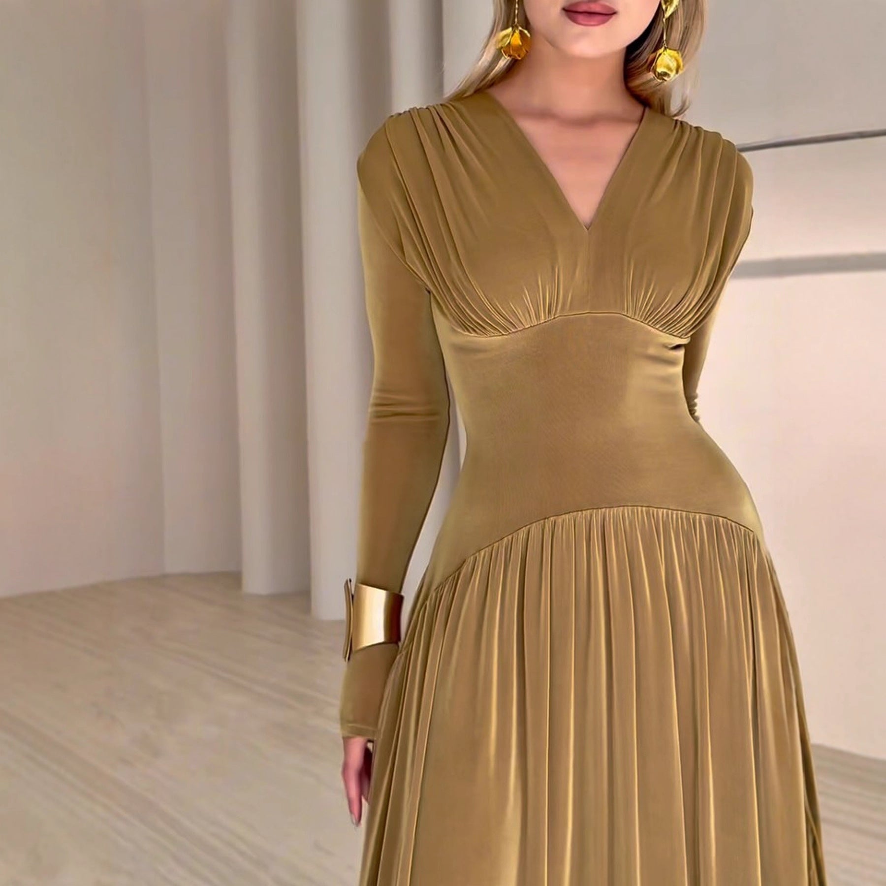 Damen Elegantes Maxikleid mit Falten und V-Ausschnitt Sovae