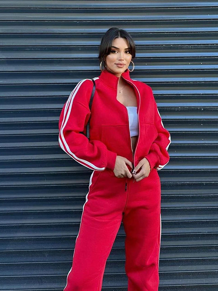 Damen Sportlicher Loungewear-Anzug mit hohem Kragen und seitlichen Streifen Sovae