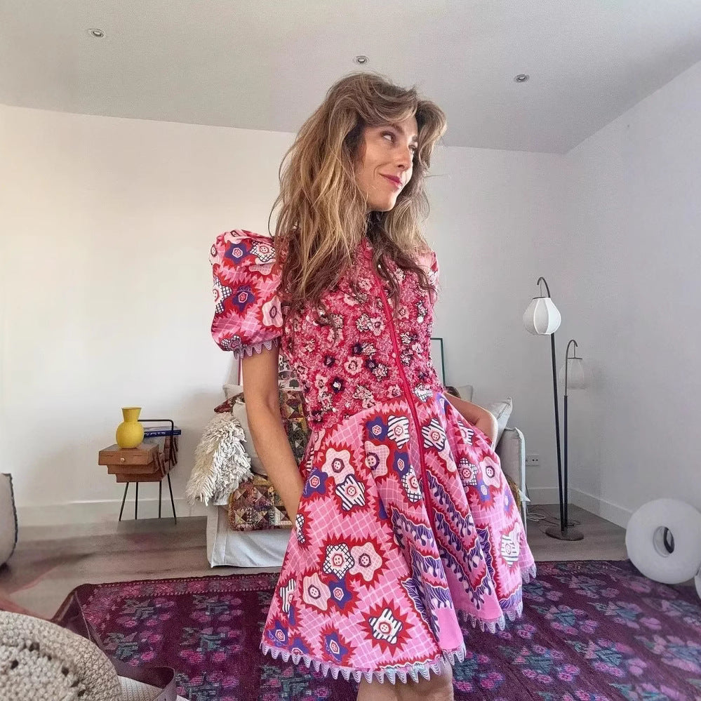 Damen Wickelkleid mit buntem floralen Muster und elastischen Details Sovae