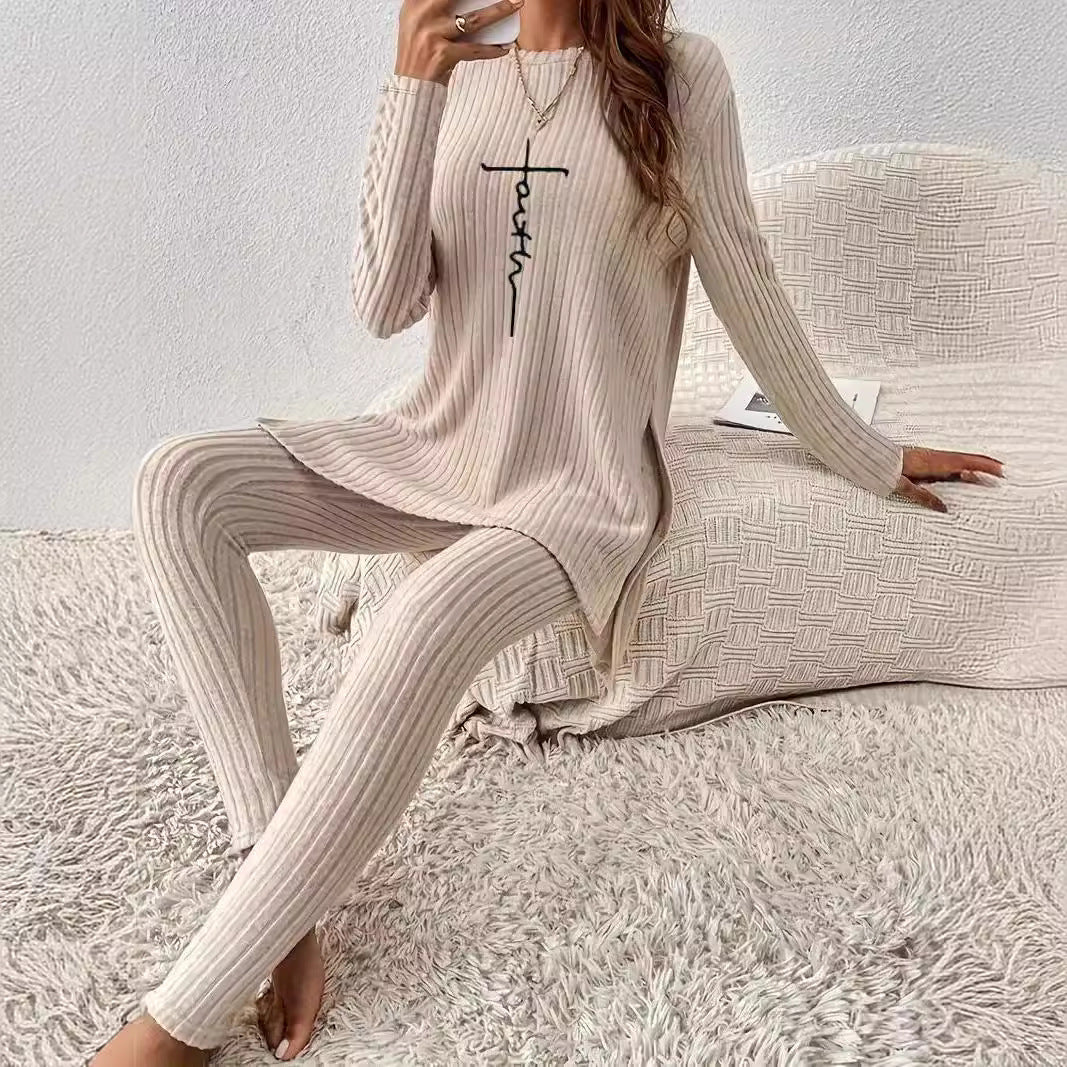 Damen Wohlfühl-Outfit mit hochgeschlossenem Design Sovae