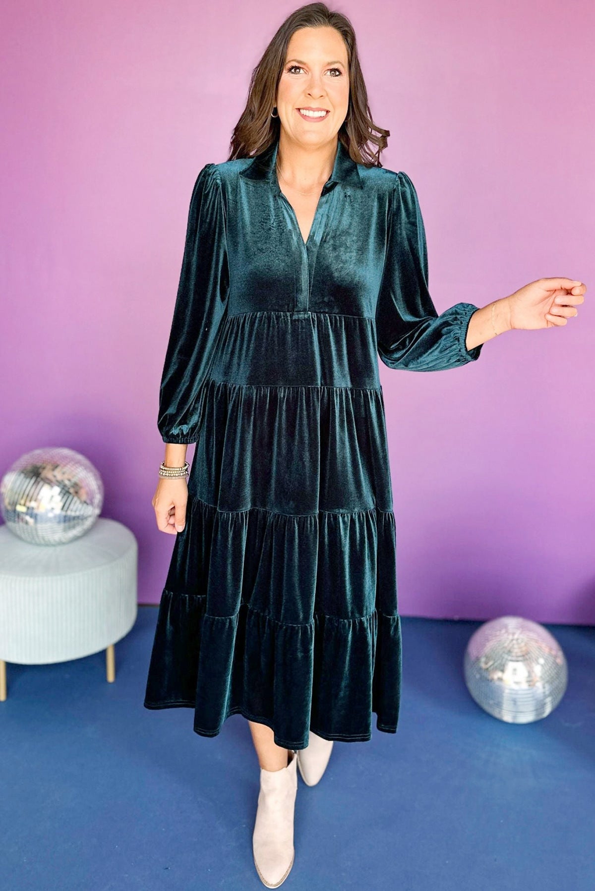 Damen Midikleid aus luxuriösem Samt mit Volantdetails Sovae