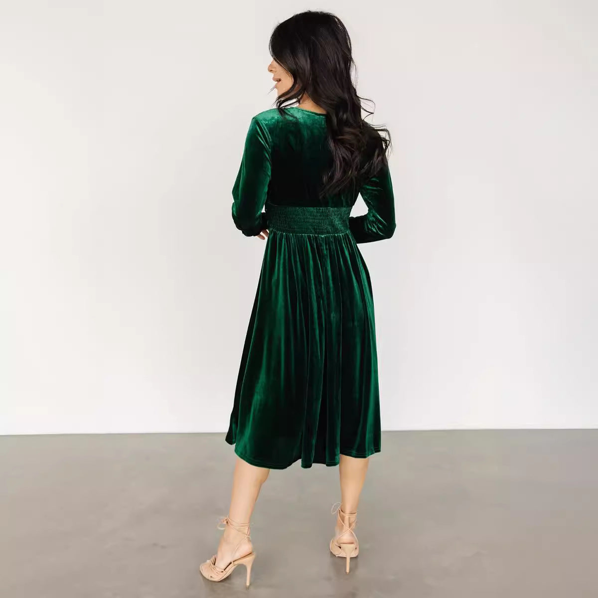 Damen elegantes Midi-Kleid aus luxuriösem Samt mit tiefem V-Ausschnitt Sovae