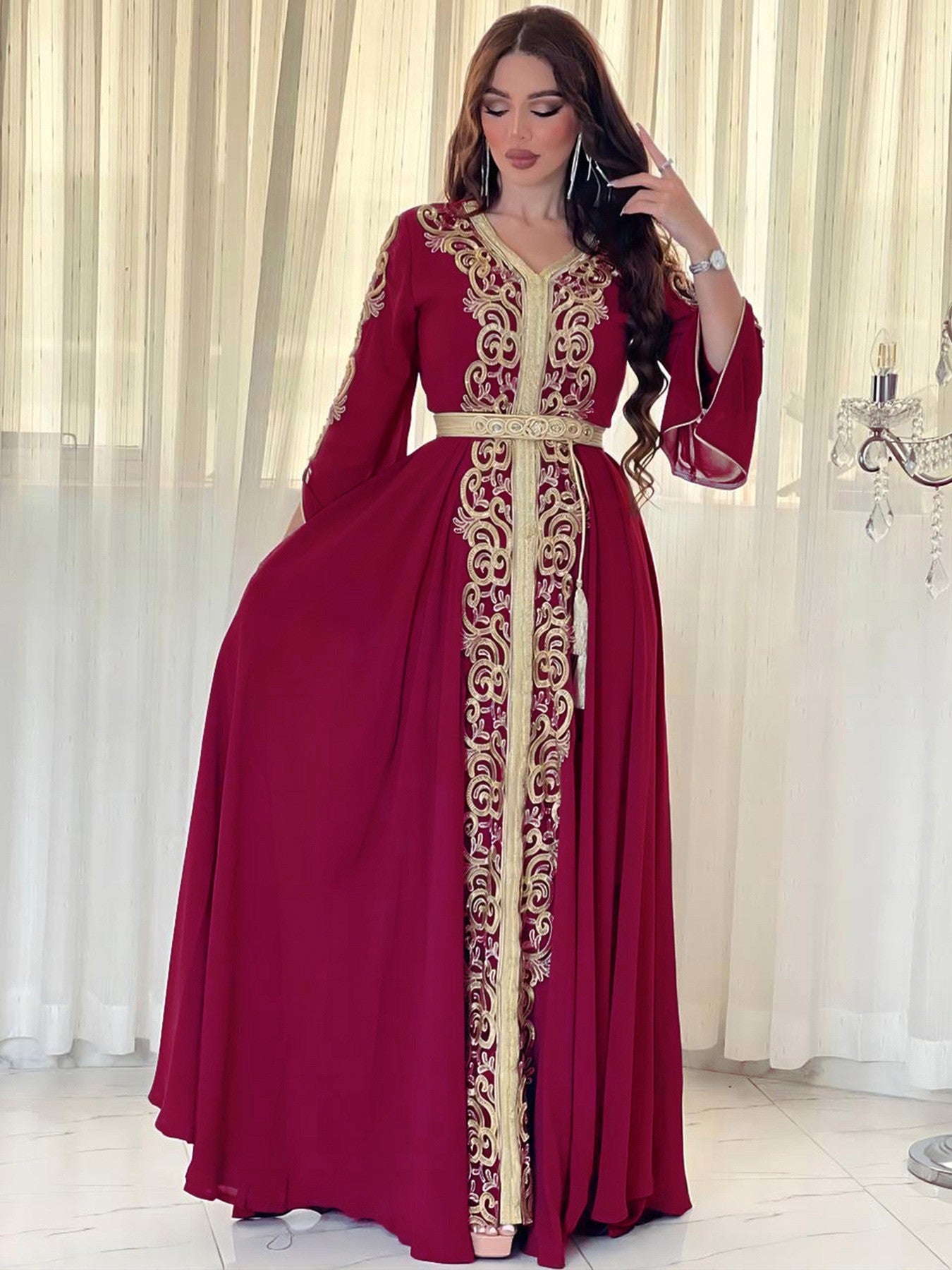 Damen Elegantes, besticktes Maxikleid mit weit schwingenden Ärmeln Sovae