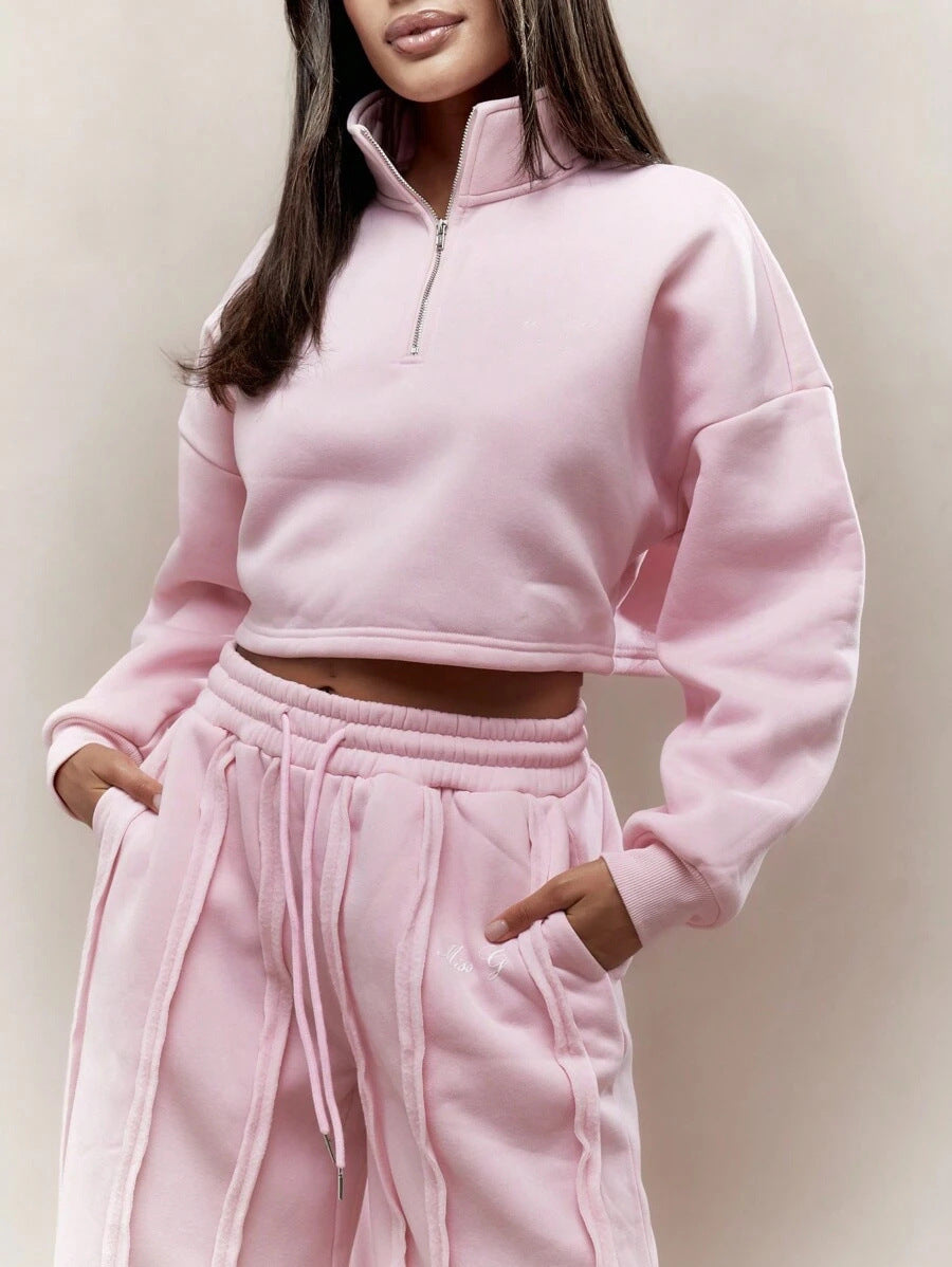 Damen cropped Sweatshirt mit Reißverschluss und bequeme Jogginghose Sovae