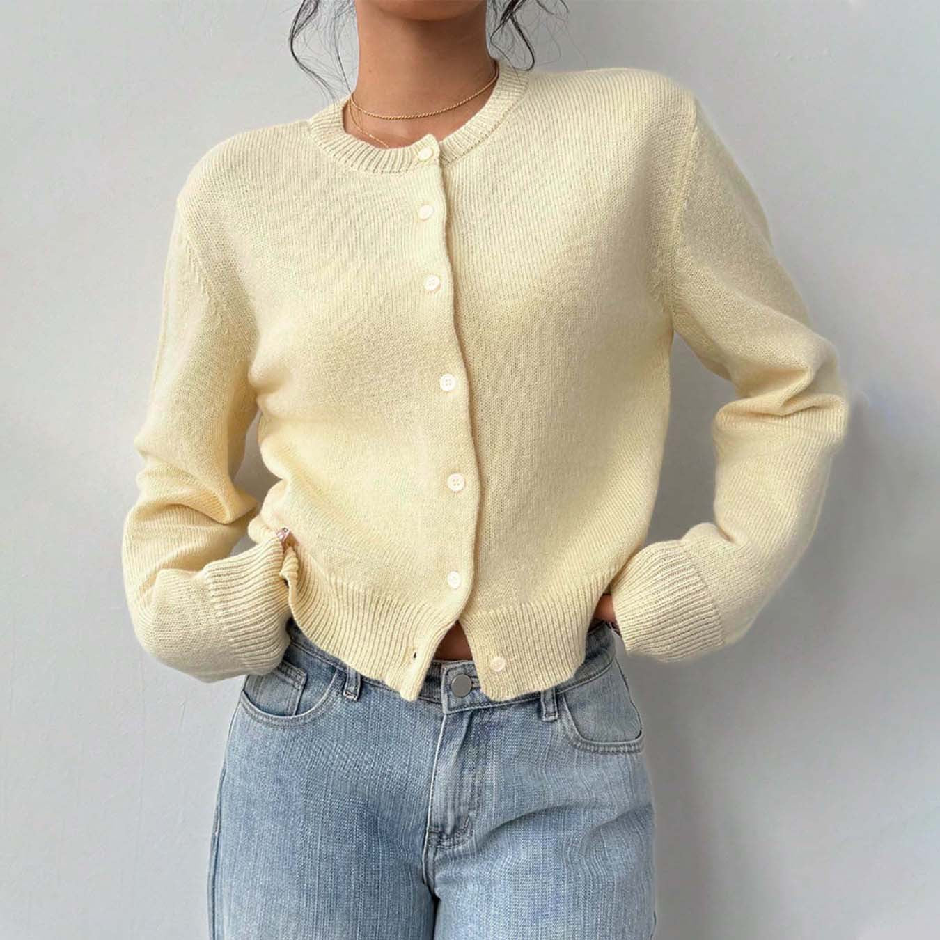 Damen leichte Strickjacke mit Knopfdetails und Rundhalsausschnitt Sovae