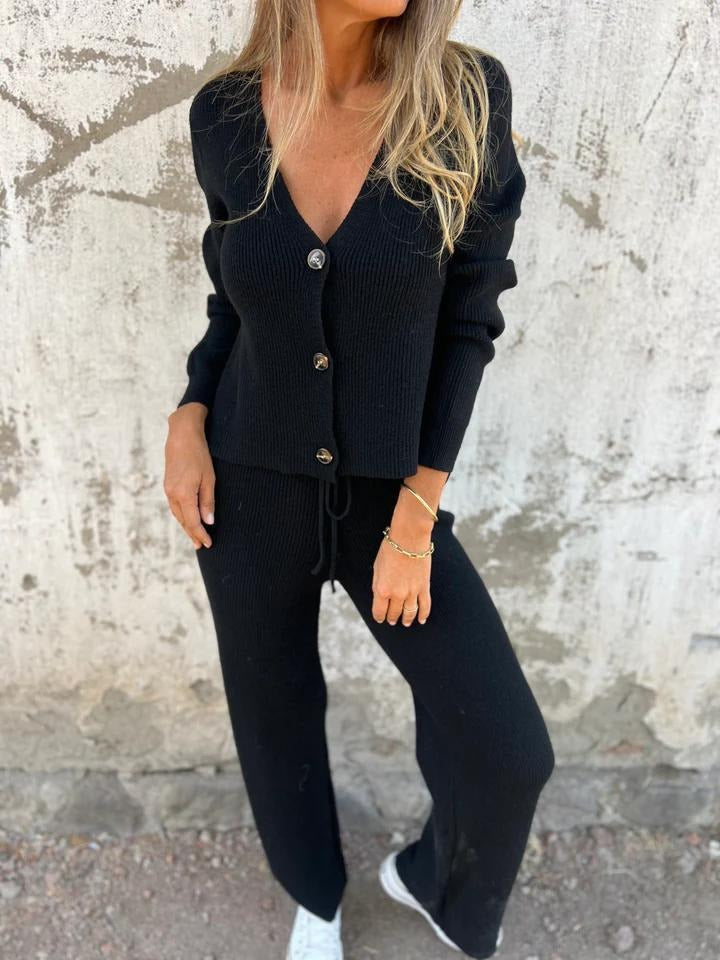 Damen modischer Strickanzug mit Knopfdetails Sovae