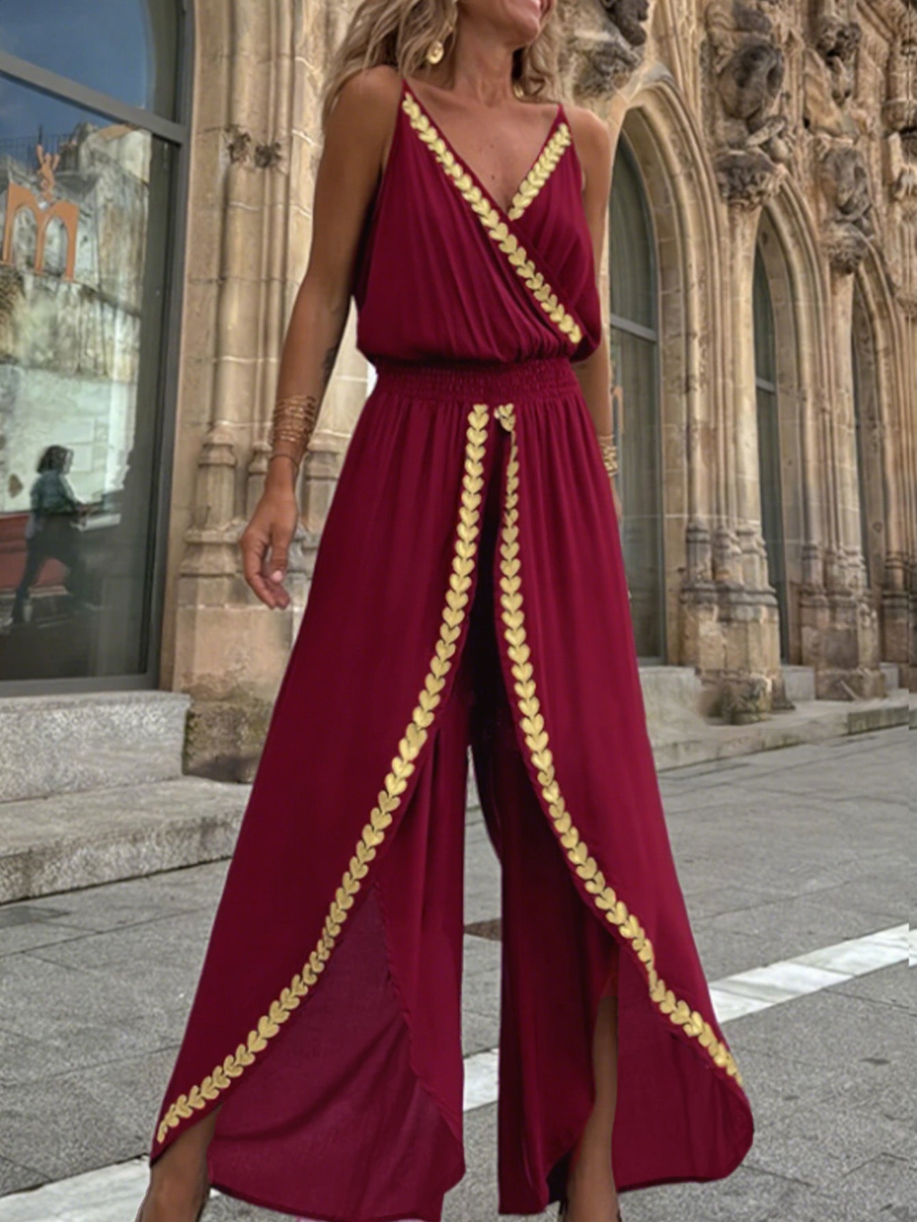 Damen Jumpsuit mit Tiefem V-Ausschnitt und Goldakzenten Sovae