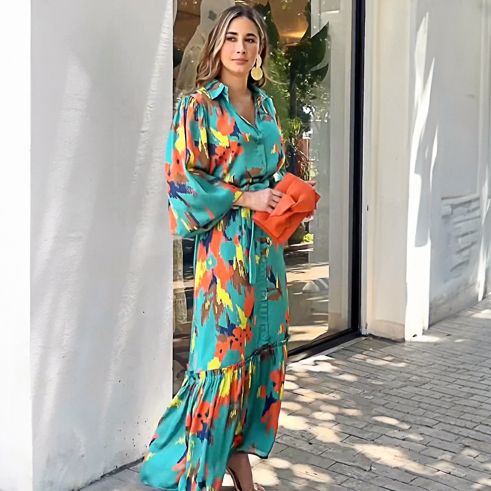 Damen luftiges Maxikleid mit buntem Grafikdesign und eleganten Rüschendetails Sovae