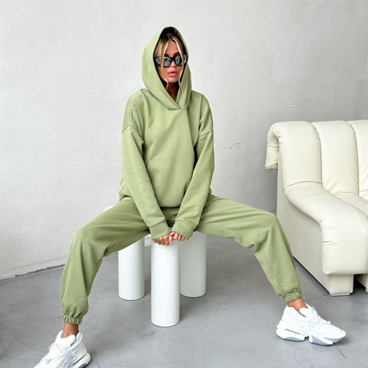 Damen Sportliches Freizeit-Set mit übergroßem Kapuzensweatshirt und lässiger Jogginghose Sovae