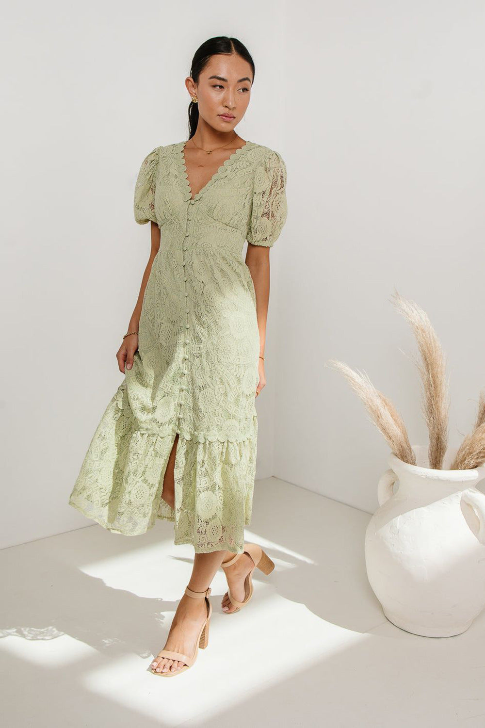 Damen Maxikleid mit zarten Spitzenapplikationen und voluminösen Ärmeln Sovae
