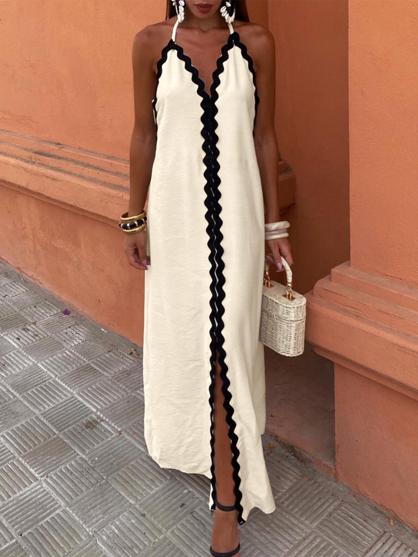 Damen Maxikleid mit raffinierten Schrägen und charmanten Trageeigenschaften Sovae