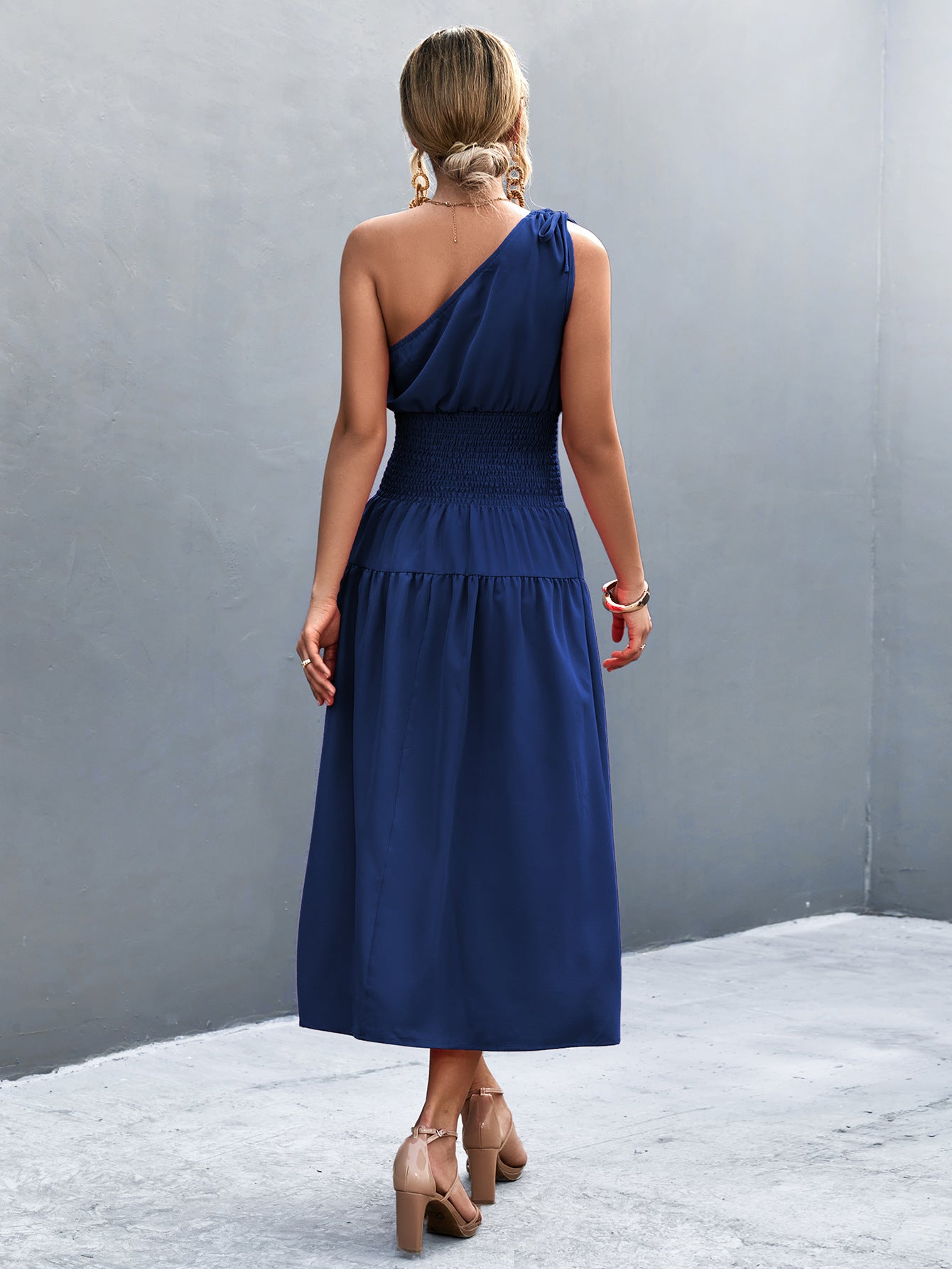 Damen Midikleid mit schnörkellosem Ein-Schulter-Design und elastischem Taillenband Sovae
