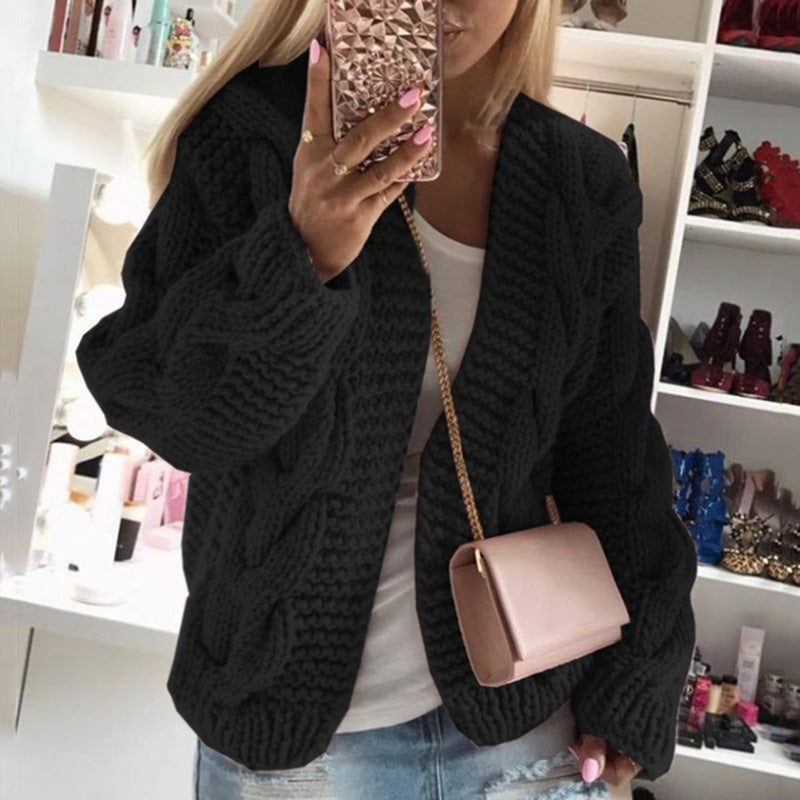 Damen Strickjacke mit auffälligem Zopfdesign und oversized Schnitt Sovae